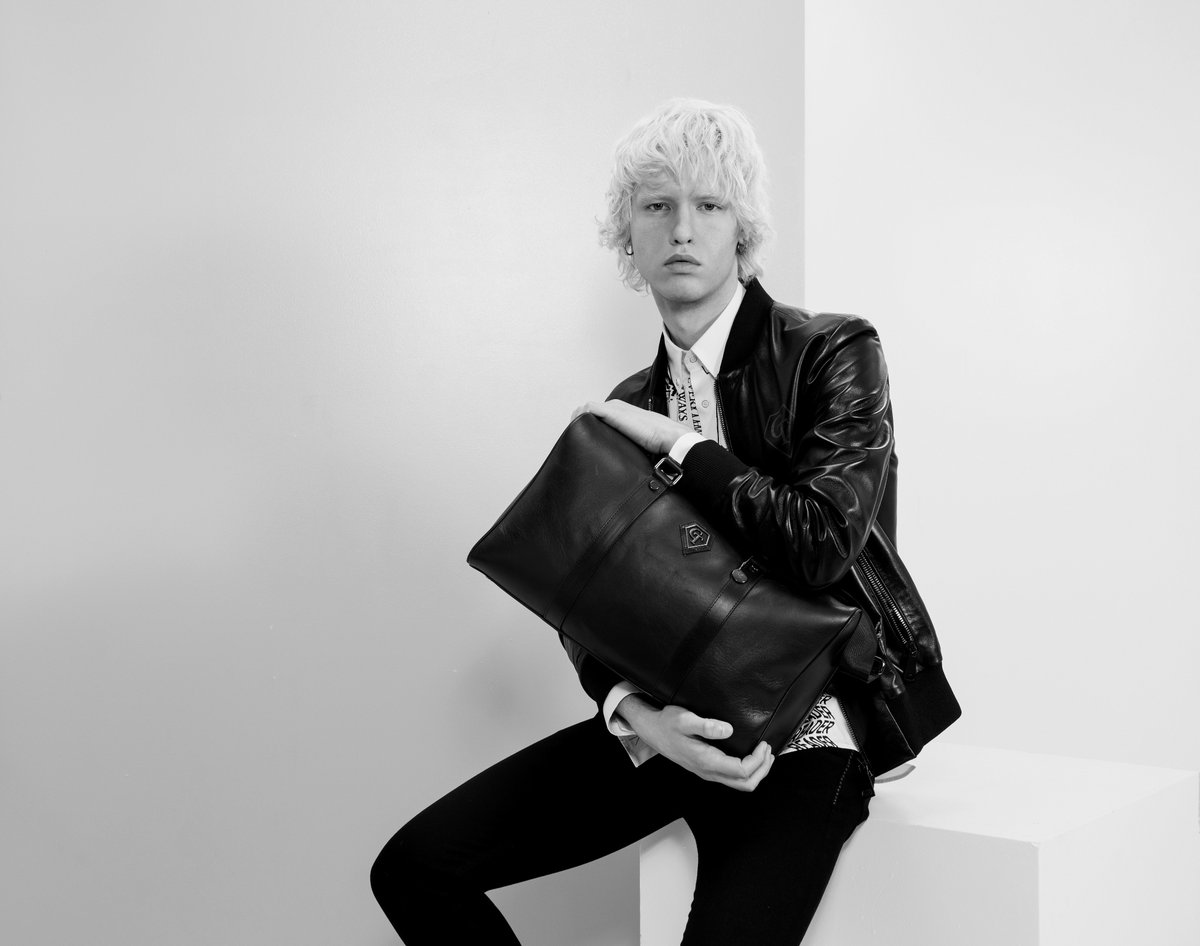tgreysofficial's tweet photo. T.GREYS 
Design Of Colors
New Theme “Eleutheromania” 
19-20 FW Collections Photoshoting Campaign..
#tgreysofficial #tgreys #streetfashion #londonfashion #newyorkfashion https://t.co/OummsmNHKn