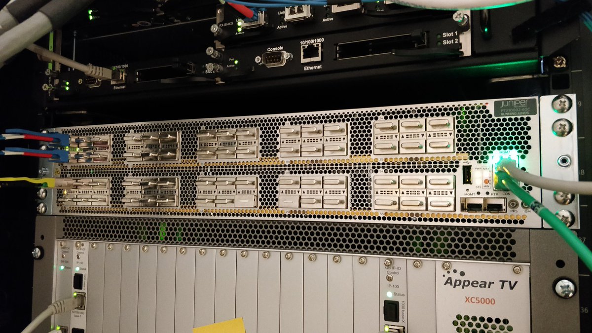 wbergg's tweet image. Shiny! Our first @JuniperNetworks PTX 10002, 60*100GE is up and running! The LED is strong with this one! :D