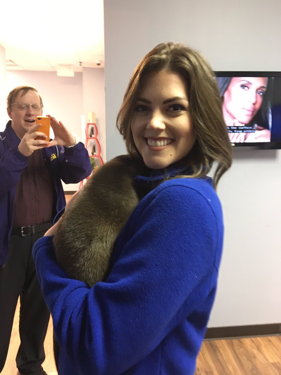 CarlyLaing1's tweet photo. Also got to hang out with some cool new friends today ☺️ @barnhill_ed #Local33Today #fox44firstedition @wgmbfox44 @WVLANBCLocal33 https://t.co/vVPgjMkgF1