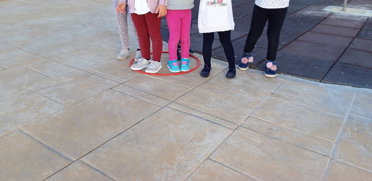 cimestepa's tweet photo. Hoy en CEIP Santa Teresa juegos cooperativos dirigidos al ciclo de Infantil. Hemos jugado a los aros musicales y a las tarjetas de animales.@culturaEStepa @IAMJunta https://t.co/BVUgm1YsP1