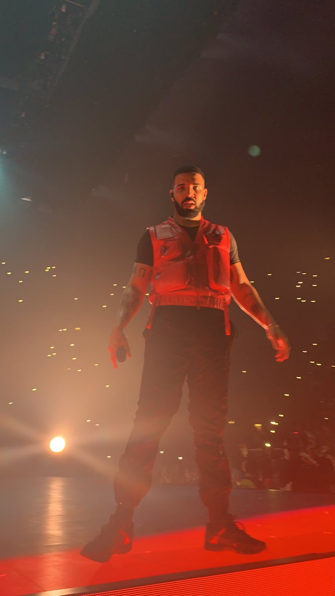 Maria_Armenaki's tweet photo. Same @Drake #AssassinationVacationTour https://t.co/gBbGxdClmP