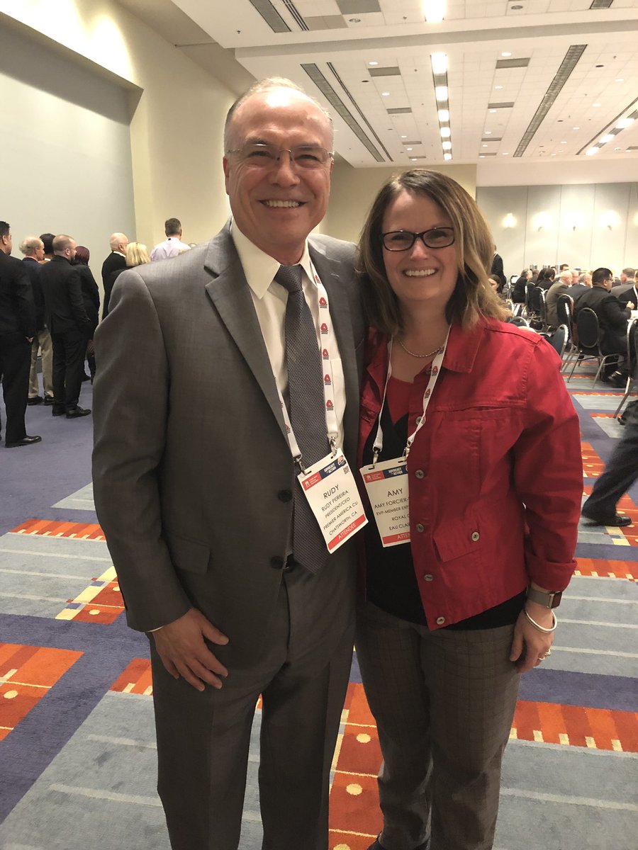 Always happy to run into  my past boss and mentor. <a href="/PremierAmerCEO/">Rudy Pereira</a> <a href="/Royal_CU/">Royal Credit Union</a> #CUNAGAC #catchup