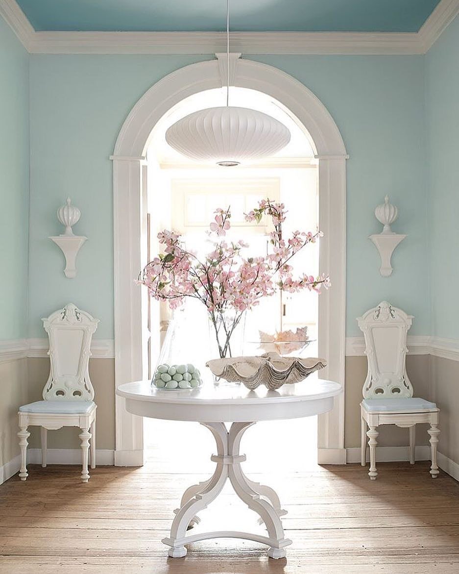 BMPaintsUAE's tweet photo. Check out these colors from our Benjamin Moore Williamsburg Color Collection. Easy to brighten up any space, this color is as chic as they come. 
#benjaminmoore #williamsburg https://t.co/8goCdcuxhK