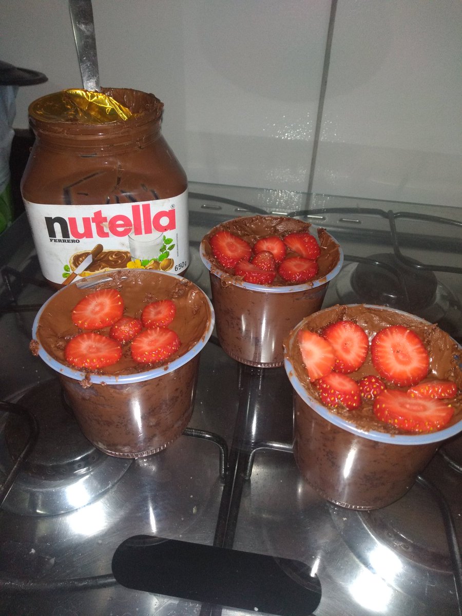 Thamyy_be's tweet photo. Agora os bolos de pote irão ser vendidos no açaí das minas na Amália, melhor de tudo tem entrega 😋😋😋
@Thaaispl @hugoraphael2315 https://t.co/aLzBHckmiJ