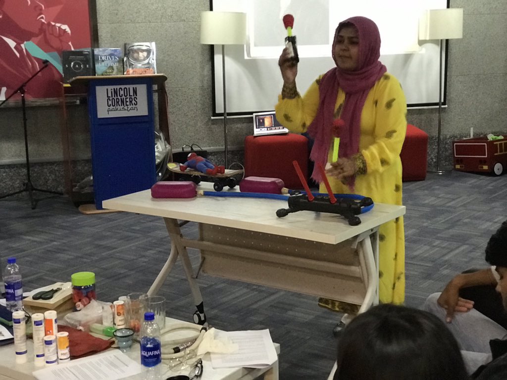 justEssKay's tweet photo. #HappeningNow #trainingoftrainers by @sciencefuse at #lincolnCornerLHR of @ITUPunjab and @USCGLahore #FascinatingForces https://t.co/mNre4PuJeT