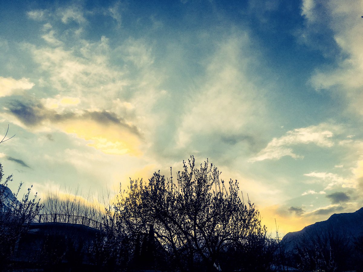 amnazamirtalks's tweet photo. Gilgit-Baltistan #eveningcharm #glimpseofnature #mygilgit https://t.co/Sam6nwMDuF