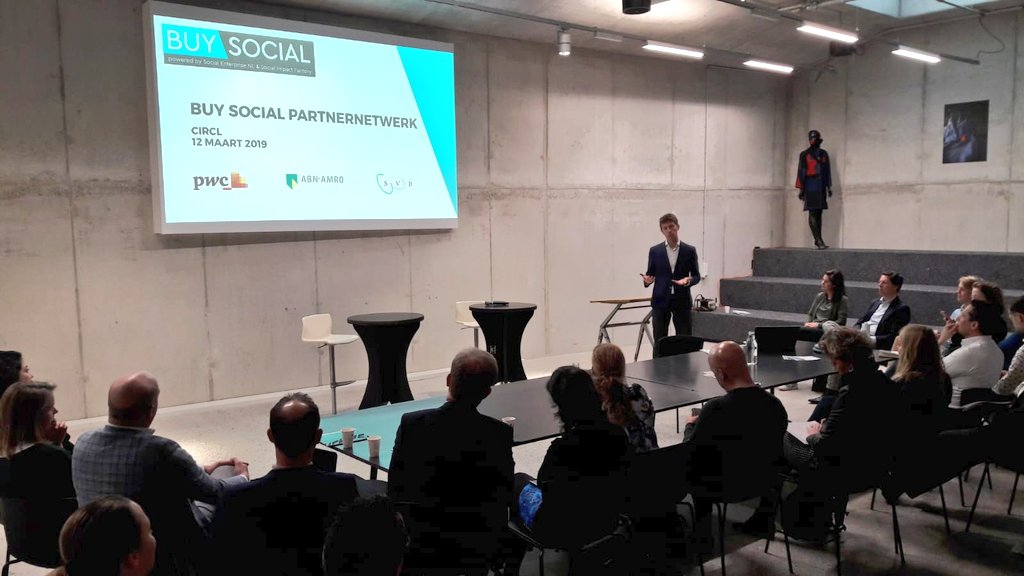 Samen met onze partners <a href="/PwC_Nederland/">PwC Nederland</a> <a href="/ABNAMRO/">ABN AMRO</a> <a href="/SVBonline/">SVB</a> het podium op om zoveel mogelijk organisaties te laten inkopen met impact! #buysocialchallenge