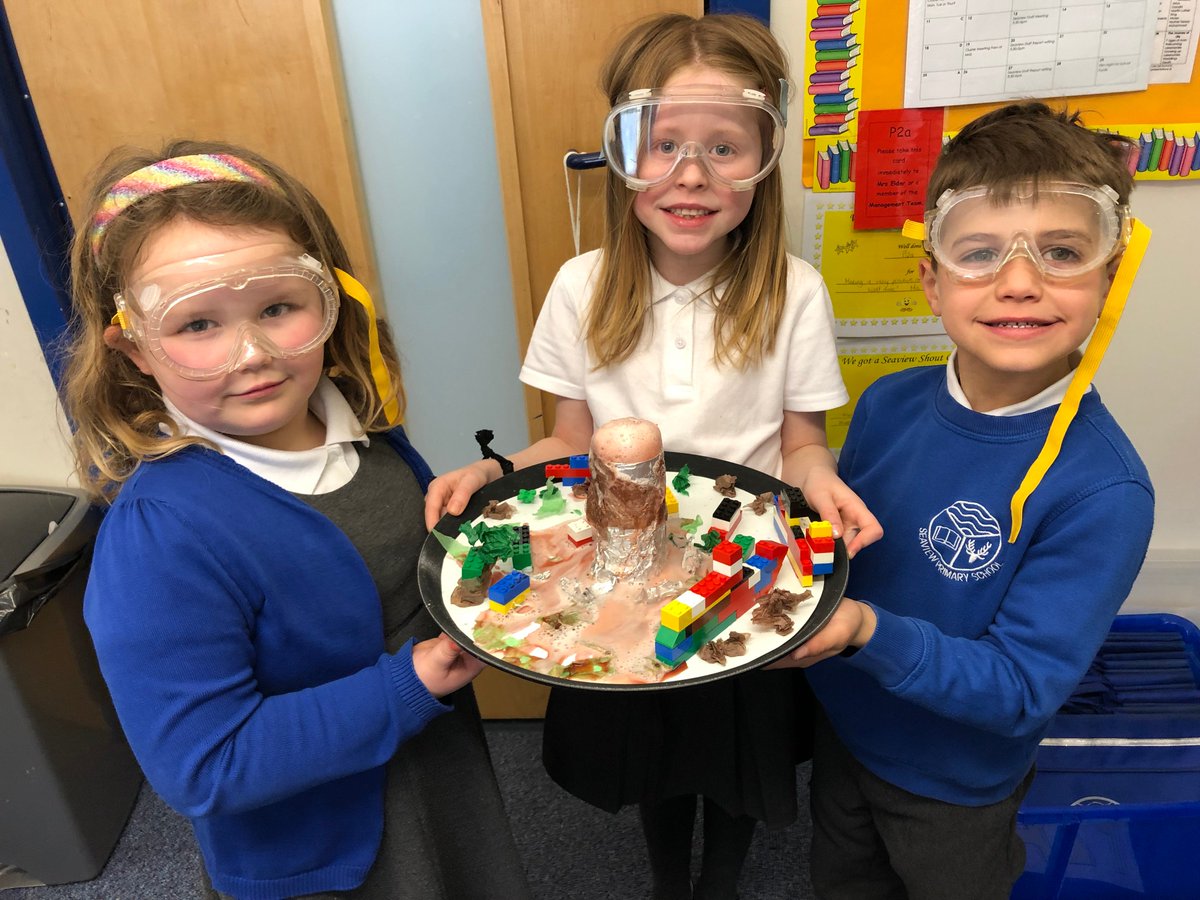 Science Week is in full swing at Seaview.  P2a had lots of fun yesterday predicting what would happen when they mixed materials in their volcanoes. Great scientific discussions between the boys and girls. #BritishScienceWeek #teamwork #angusscience 👩‍🔬👨‍🔬