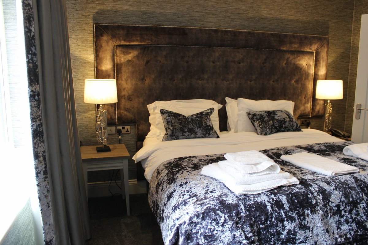 LordStreetHotel's tweet photo. Our incredible mid-week March break offers are still on!
£69 Bed &amp; Breakfast*
£99 Dinner, Bed &amp; Breakfast*
*Based on 1 night stay Sun - Thur for two guests
🍴 🍳 🛌 
Book yourself in before it’s too late!
** all meals served at The Bold Hotel
01704 829027
https://t.co/sZrvaMESLG https://t.co/mVRJAOZxpZ