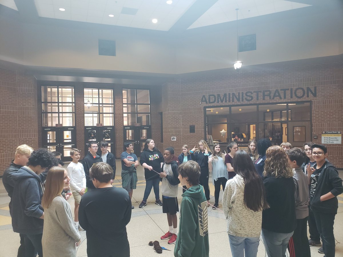 RichmondHillMS's tweet photo. Seventh Grade Math Students have been studying parts of a circle, and recently participated in a lesson in the atrium.  

Students demonstrated the definition and parts of a circle such as radius, diameter, chord, and circumference using themselves and string.  #WeAreRHMS https://t.co/3Yyujgopu9