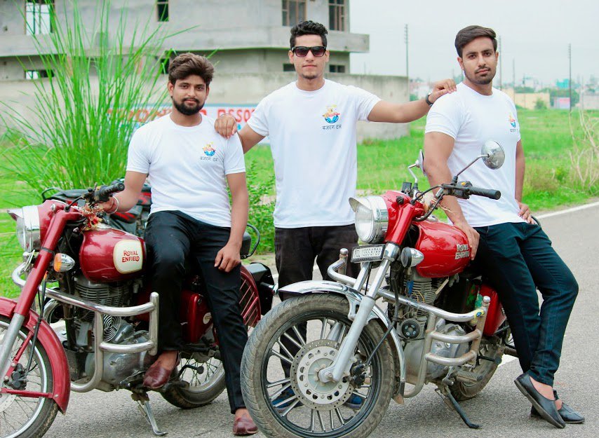AnubhavChauhn's tweet photo. #य���री निभाते हैं जान देकर...
खौफ खाती है दुनिया हमसे,
क्यूँकि हम जीते हैं #शेर की दहाड़ लेकर...!
.
#JSR___________________Jai___Shri____Ram
.
#___________बजरंग_दल___________🚩🚩🚩🚩
.
@Akshitkaushik2 @AkashArora247 @Sumit43969472 @SONU71819212 @Himansh28085989 https://t.co/cFgGUXfWV7