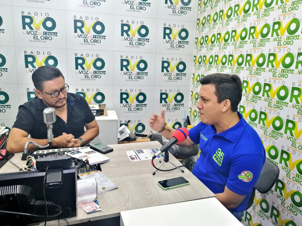 PasajePais's tweet photo. #Pasaje en estos momentos Dorian Flores socializa su Plan de Trabajo en Radio La Voz del Pueblo

En vivo ON LINE
https://t.co/IPM2IZCNJY

Vista https://t.co/uH0EFwO8YV

@ElOroEsPAIS @35PAIS @dorian_977 @javierchangor @elpasajeno @TuCanalPasajeTV https://t.co/m8v7NRTVGU