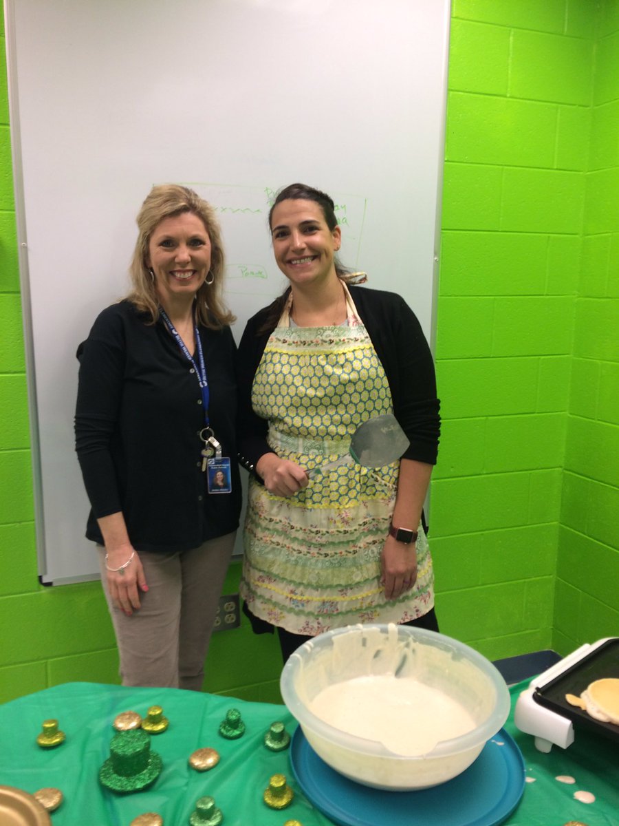 weRweaver's tweet photo. Happy National Pancake Day @weRweaver @RobinARileyEdu @DebbieWhaley18 https://t.co/kqGfzdUCRr