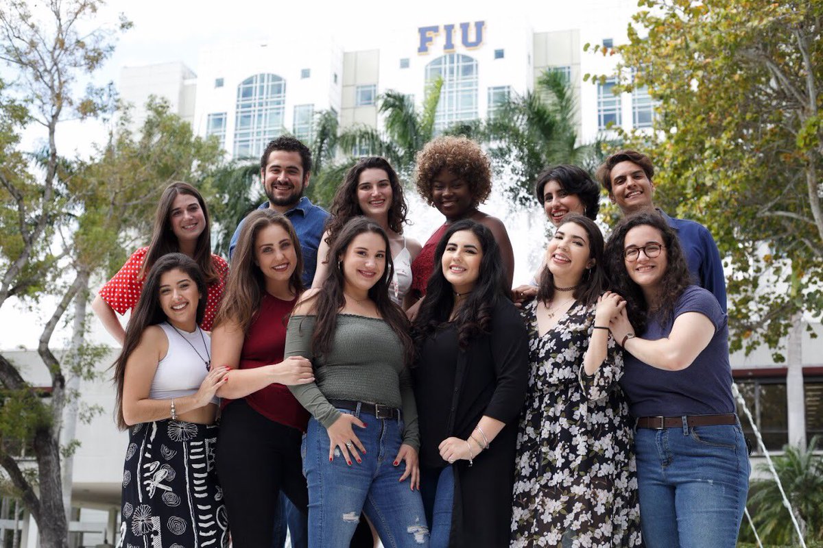 bajarae_'s tweet image. I know not many people follow me here but if you’re free March 21-23 at 8, join the BFA Class of 2019 for some free performances at DM150—our senior projects! @FIUTheatre #seniorprojects
