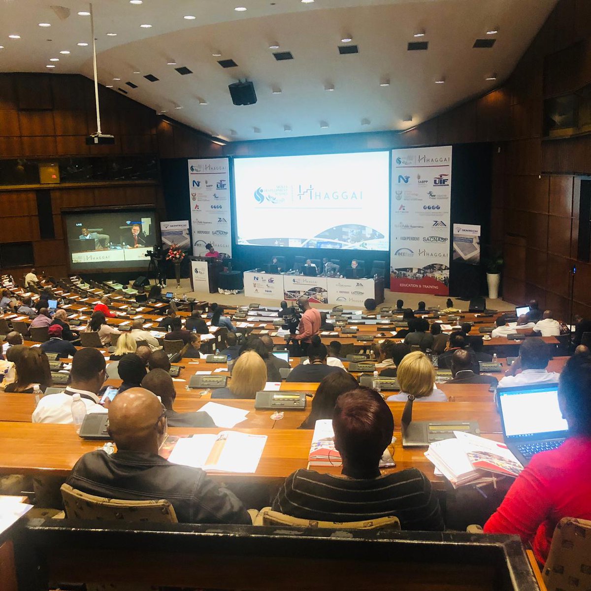 PMI_SA's tweet photo. @UJFear believes we need to have a different conversation with businesses and our clients - it is not the shortage of jobs, but rather a shortage of the right skills. #skilldevelopmentsummit #skills2019 #PMI https://t.co/IfOm2w04K7