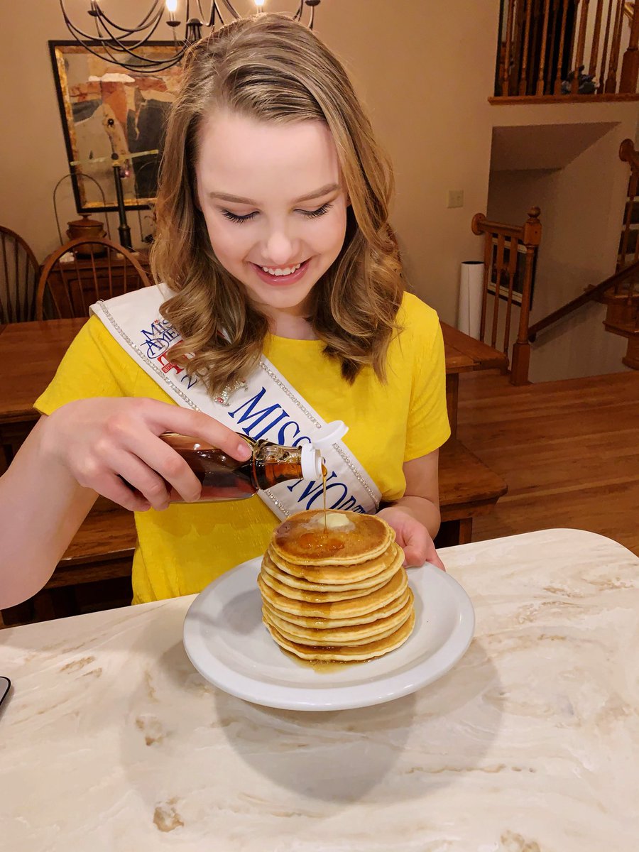 MAOTeenND's tweet photo. Happy #nationalpancakeday !💕🥞
Today I am supporting from afar for the @ihop Free Pancake Day Flip it Forward for Kids with my not-so-short short stack.☺️
For my Fargo friends, stop into IHOP today for a free short stack and to donate to @cmnhospitals !✨
#forthekids #mndoteen https://t.co/aSlshs9VpS