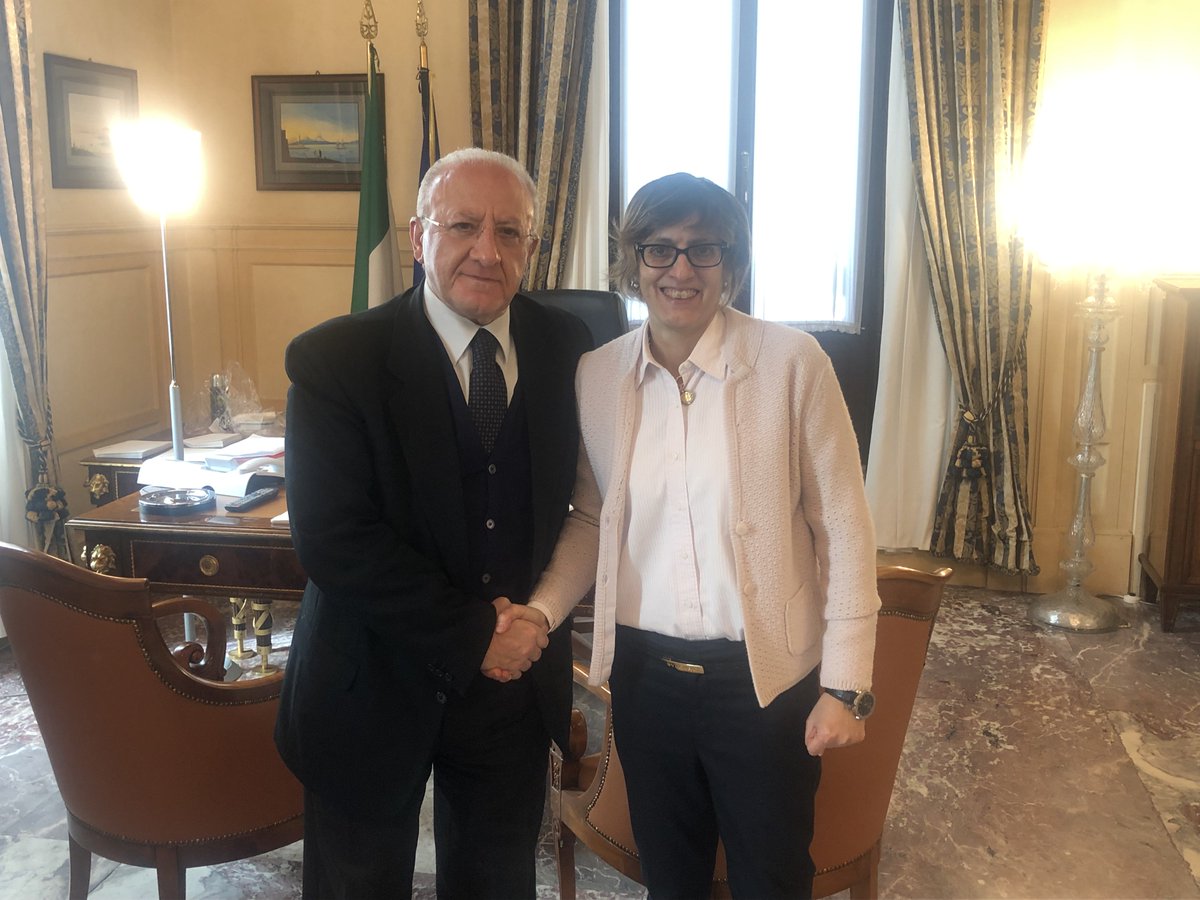 Definiti, con il ministro <a href="/gbongiorno66/">Giulia Bongiorno</a>, alcuni passaggi fondamentali del cronoprogramma del nostro #PianoperilLavoro: ad aprile pubblicazione del bando del corso-concorso per 10mila assunzioni nelle #Pa campane. A maggio data e luogo delle selezioni gestite dal <a href="/FormezPA/">Formez</a>.