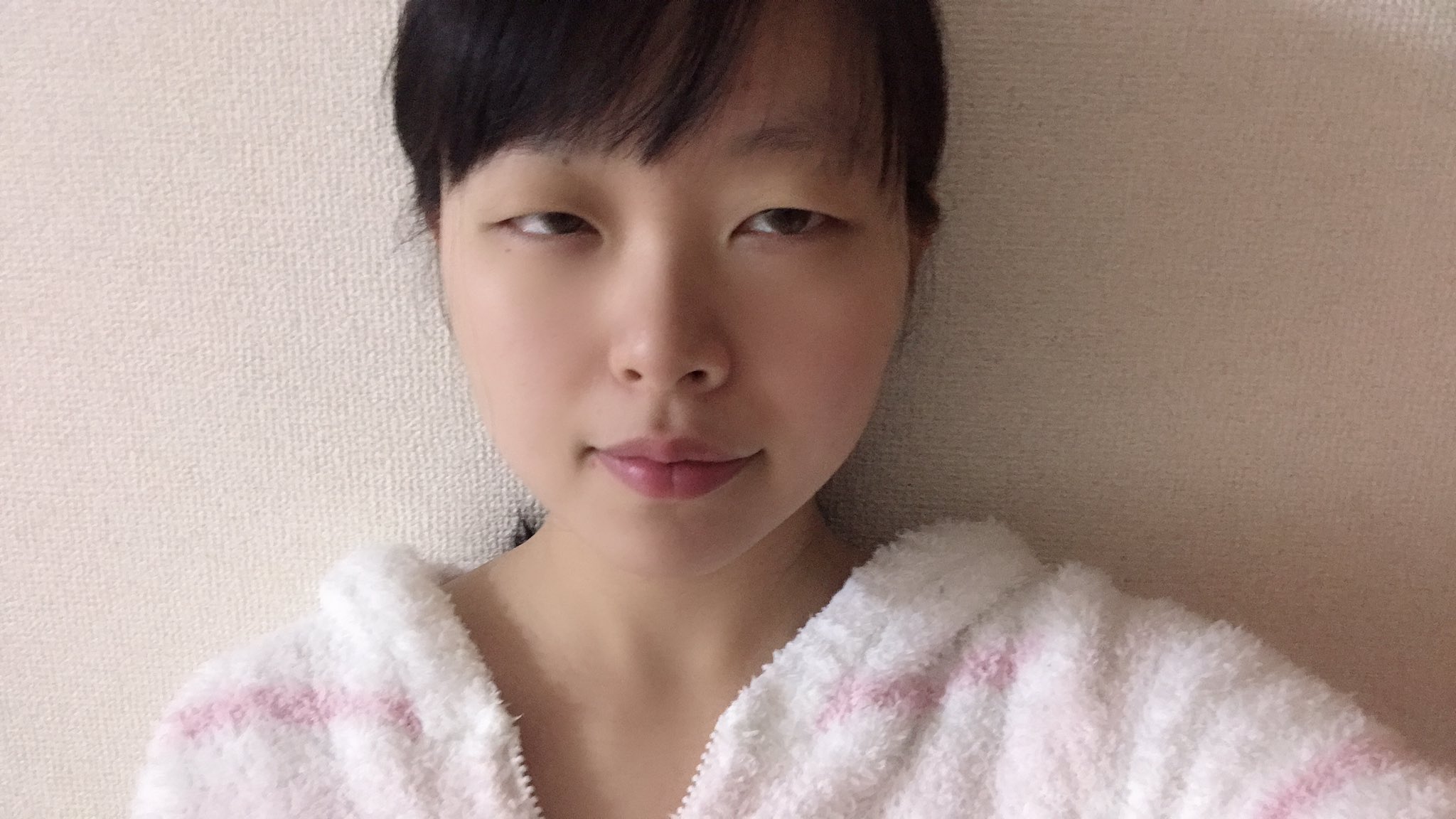 みずよってぃー 在 Twitter 上 中学生の頃 この重たい一重のせいで 睨まれた とか 目つき悪い ブス って言われてすごく落ち込んだけど メイクするようになってからはそういうことを言われなくなって だから私にとってメイクは欠かせないし魔法みたいなもの