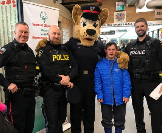 NorthBayPolice's tweet image. Thanks to our law enforcement partners and the North Bay Battalion in support of the Special Olympics on Sunday`s OHL game. High 5 to WNPS, OPP, APS, CAFC, MNR, &amp;amp; MPs from Can Forces  - Good Luck to our athletes in the upcoming games!  
@OHLBattalion