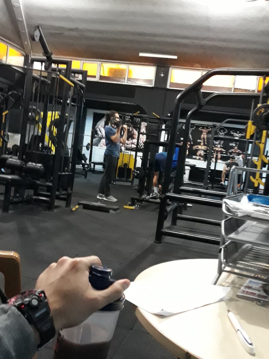 theardaca's tweet photo. Seni istanbulun en kral salonuna değişmem be
#oldschoolgym #flexgym https://t.co/PtHfN2FiIk