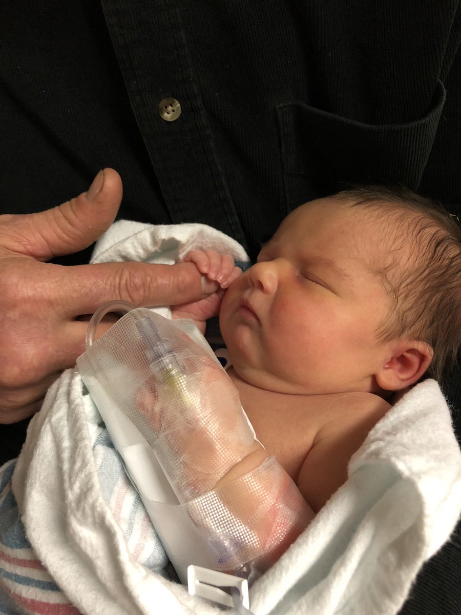 Lanne73's tweet photo. We’re all praying this sweet little girl will get to go home today! 💞 https://t.co/7hBEt4zilB