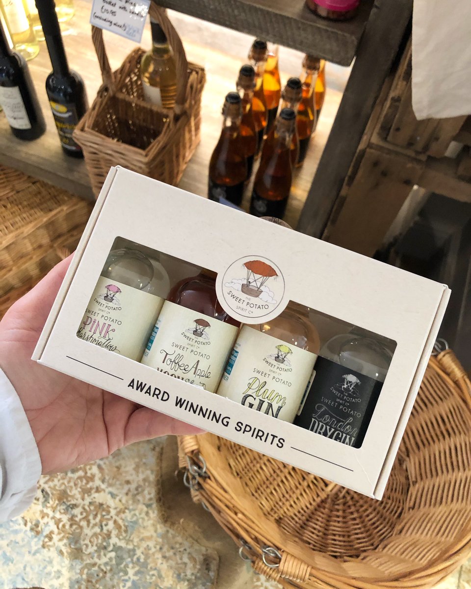 duckdeliLM's tweet photo. This @askforanSP gin &amp; moonshine gift set is perfect for Mother's Day! #LongMelford https://t.co/kg9iG38cp0