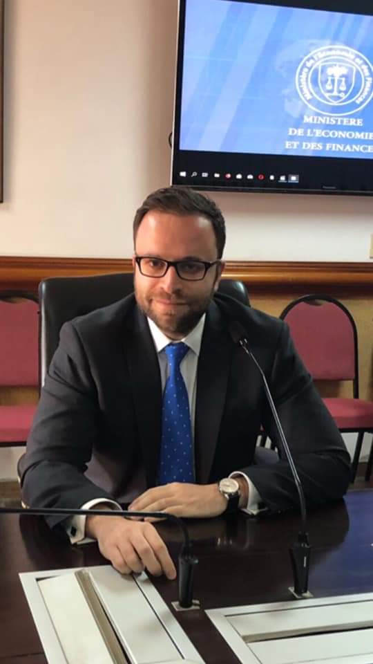 Myrna_Mn's tweet photo. Meet @RandGhayad #economist
& #publicpolicyadvisor #lebexpa @IMFNews .He said after concluding #imf mission in #Haiti
"Proud 2 say that we've agreed on a reform program supported by a zero interest loan w/the goal of getting this country out of poverty. #venezuelanext " https://t.co/cH6F5MzrXw
