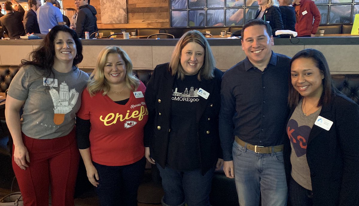 CenturionsKC's tweet image. Centurions innovating with our opening exercise...!  Thank you to @NoOtherPub for hosting.  #LearnKC #CreateKC