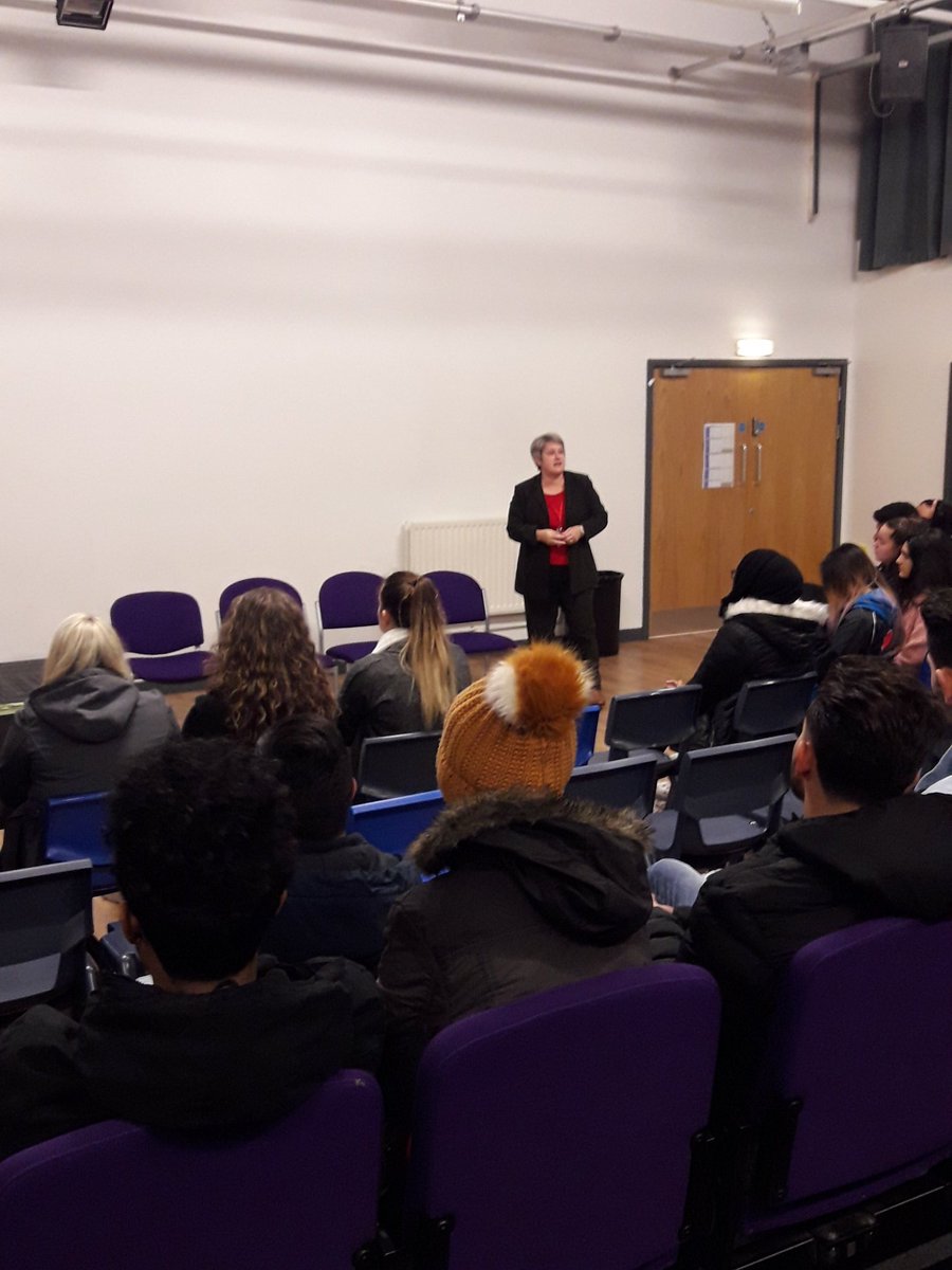 CraigCooperNFRS's tweet photo. The theory side of the #RTCDay here @NottinghamAcad complet Now off to see the students act out a day at #MagistratesCourt for a road traffic offence #CreatingSaferCommunities #Collaboration https://t.co/F3Xrm8CG1M
