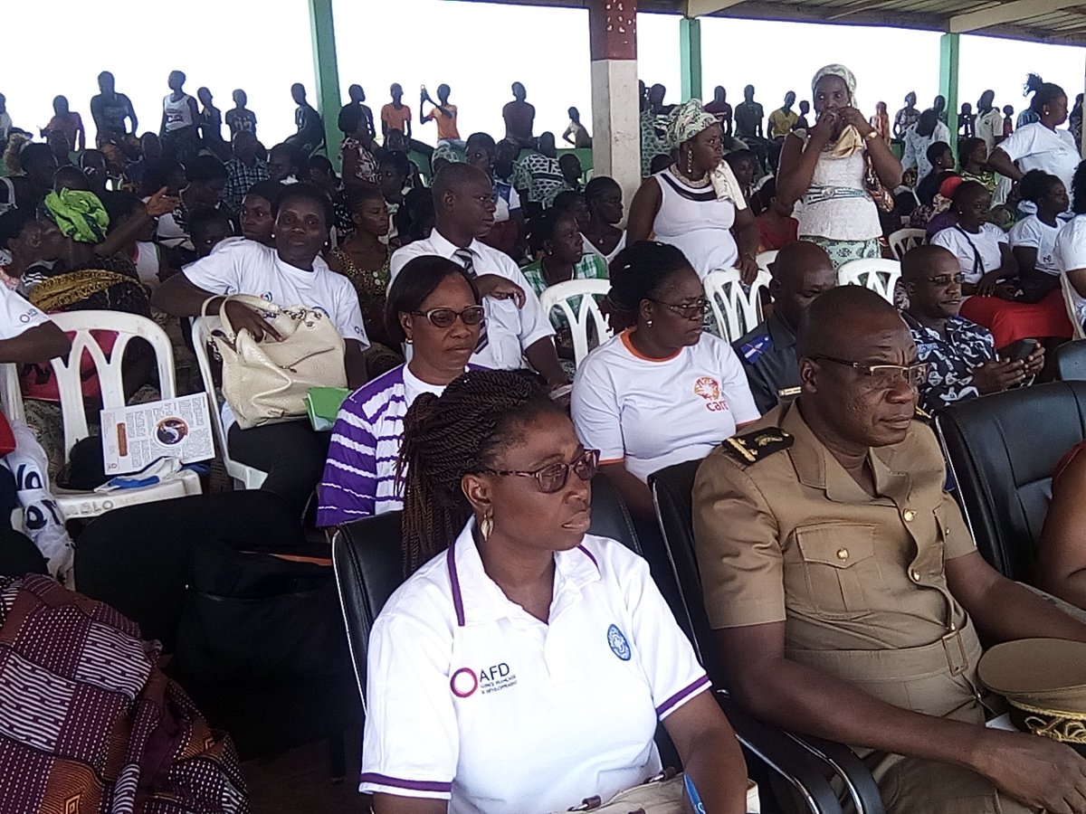 NamaneCoalition's tweet photo. lors de la cérémonie du 08 mars 2019 à méagui, @CARE_SRHR soubré, @MdM_France à soubré et @NamaneCoalition 
Bonne fête les femmes de la @regiondelanawa. https://t.co/3bX1jLOb3d