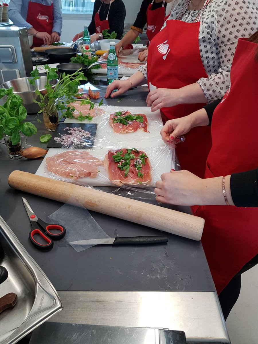 Elle & Vire (@elleetvire) on Twitter photo Hummm ... ça prend forme ! <a href="/PapaenCuisine/">Papa En Cuisine</a> #CuisinezVraiCuisinezBon #RecetteSalee  #beurre Hummm ... ça prend forme ! <a href="/PapaenCuisine/">Papa En Cuisine</a> #CuisinezVraiCuisinezBon #RecetteSalee  #beurre