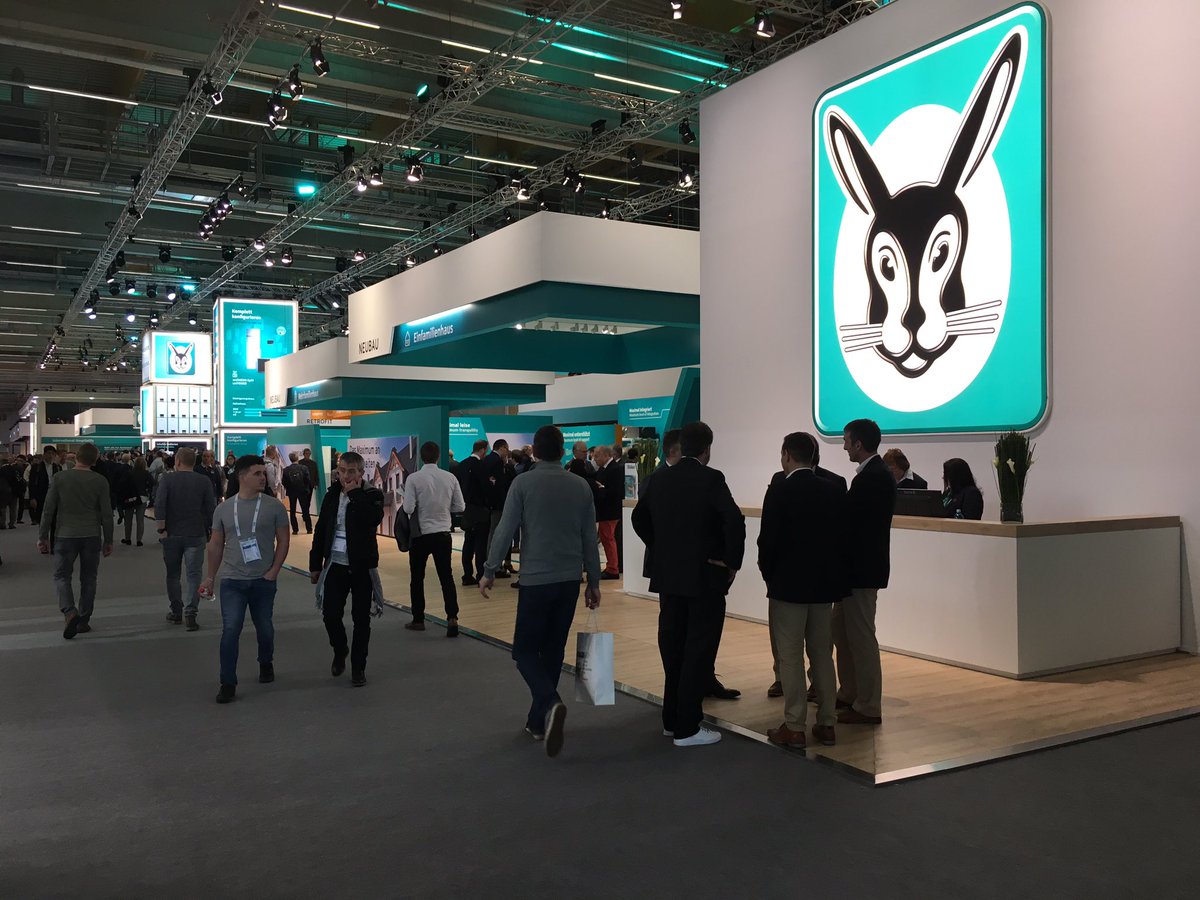 pravinvaillant's tweet image. #byeish #awesomeshow #ISH2019 @vaillantuk #alsobumpedintogmg #heissittingnexttomepointing