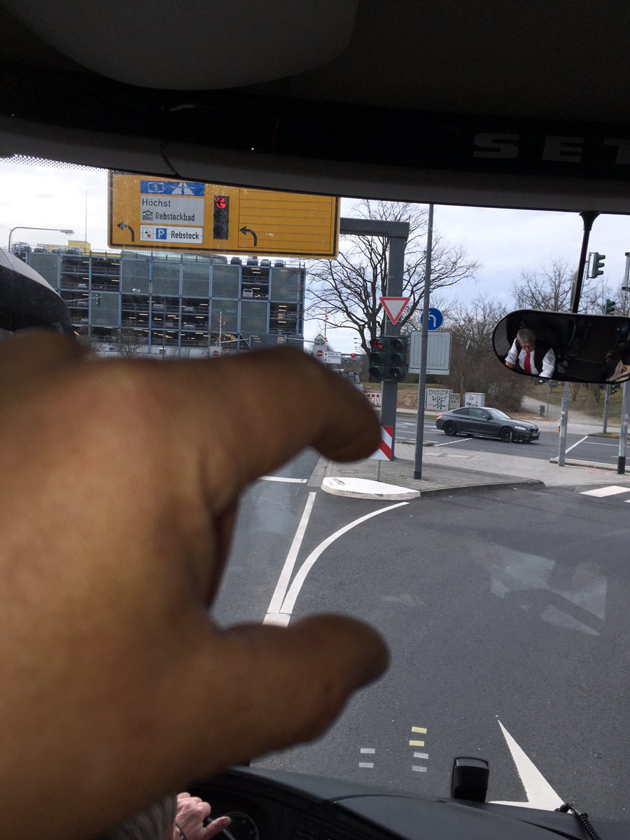 pravinvaillant's tweet image. #byeish #awesomeshow #ISH2019 @vaillantuk #alsobumpedintogmg #heissittingnexttomepointing