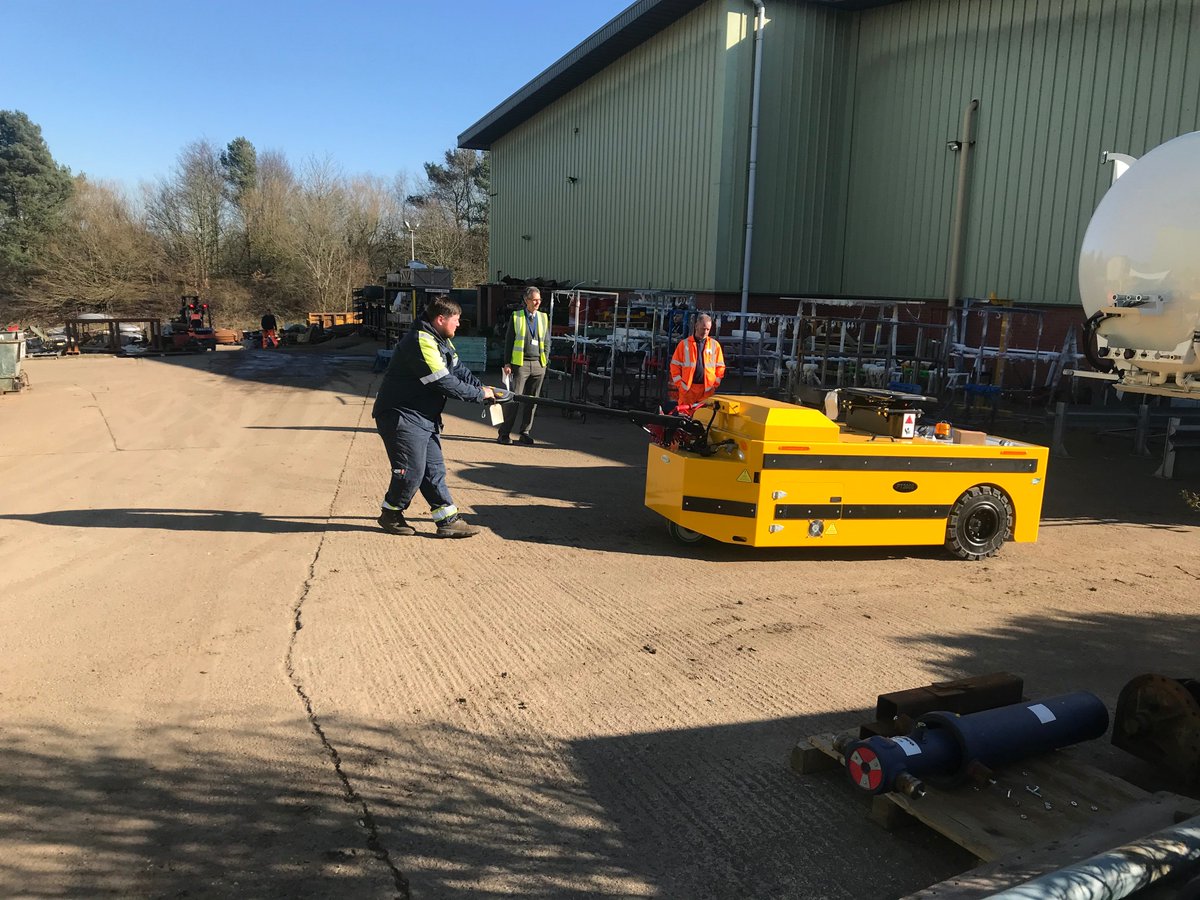 BEV_Training's tweet photo. Well done to everyone who participated in the training @WhaleTankers on their brand new @Bradshaw_EV @BriggsUK PT2000 vehicle #ElectricVehicles #Trailermover https://t.co/oU6H8gzREk