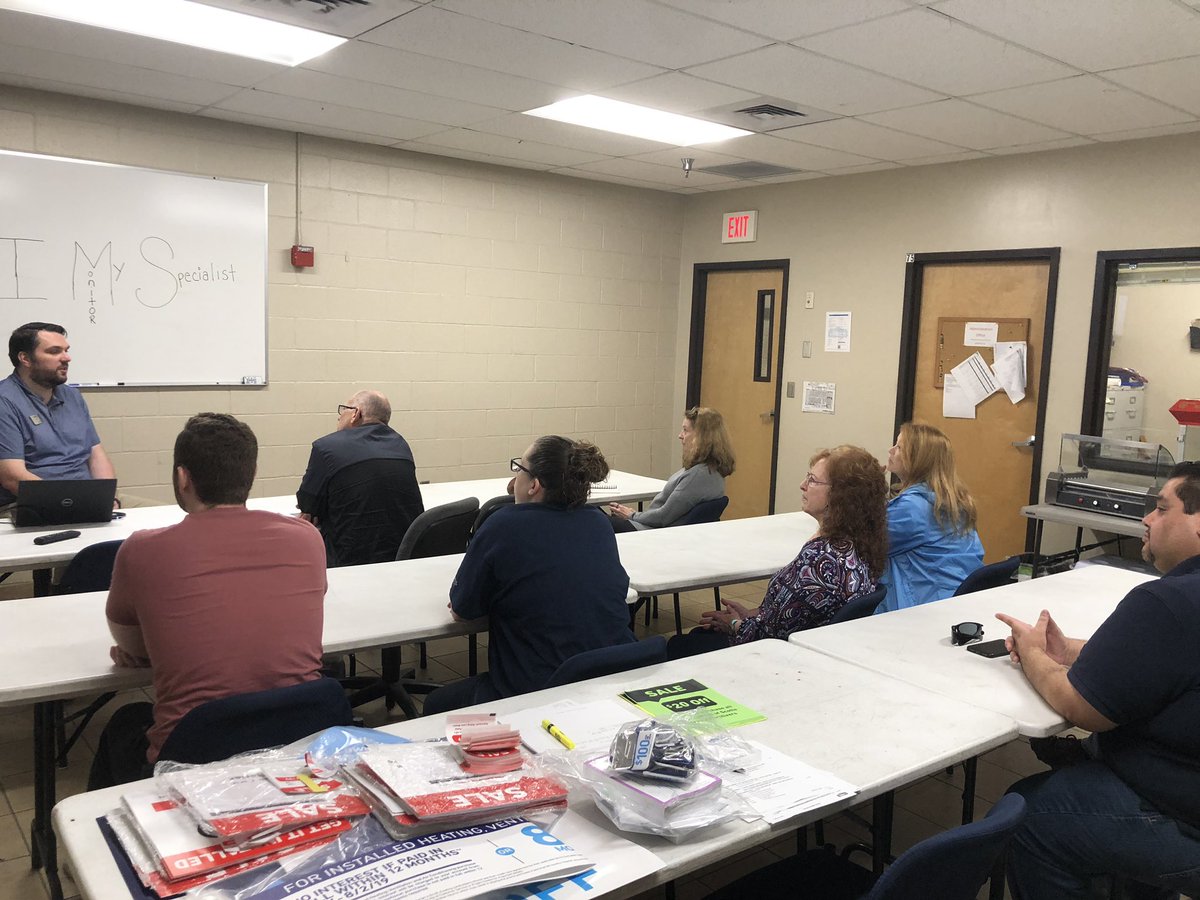 padriab1's tweet photo. Week 3 of cabinet training with the support of Owen from Shenandoah. Can’t wait to see how our specialists inspire our customers!  #herewecome https://t.co/aCcU0lawdX