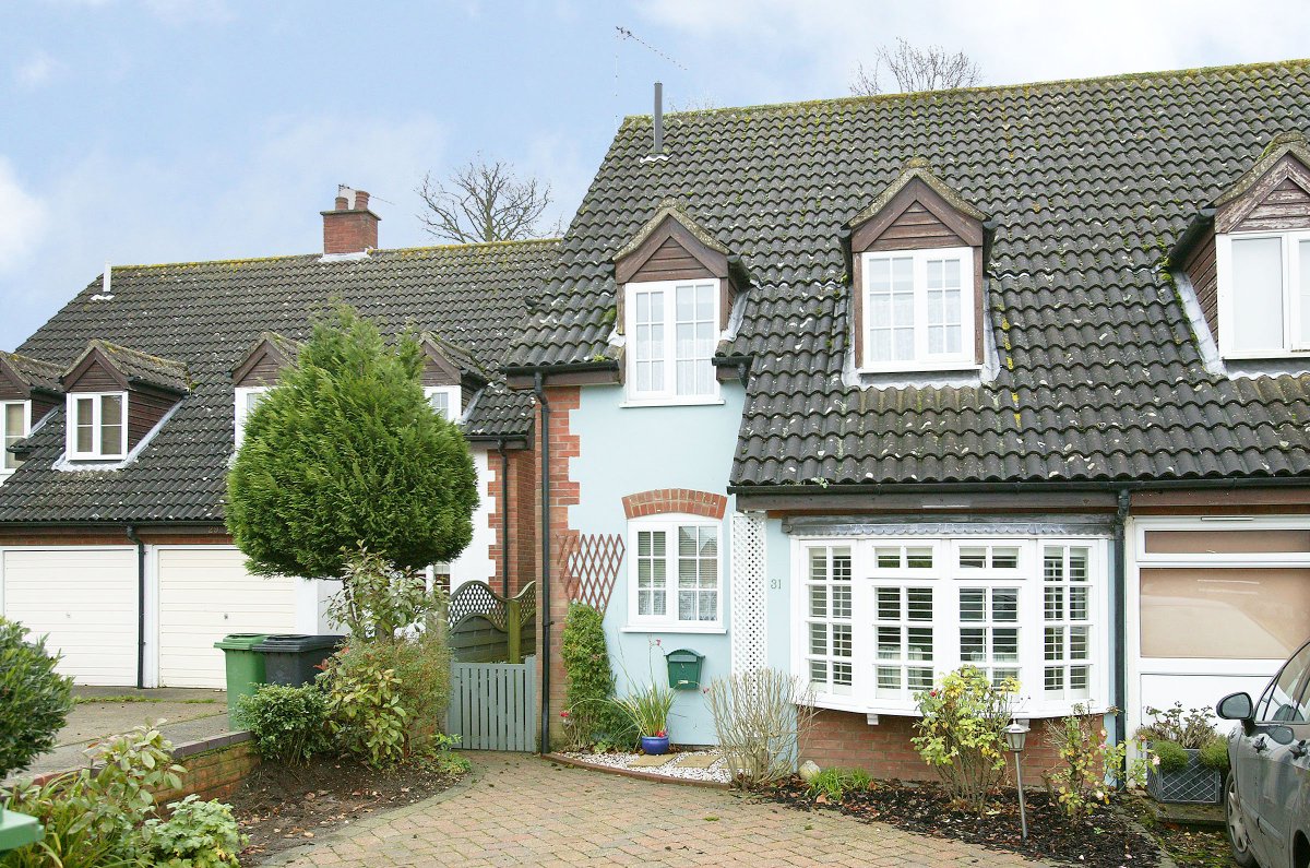 _dragonflylets's tweet photo. AVAILABLE NOW! A characterful 3 bed semi-detached home with off road parking, stunning lounge and conservatory enjoys a cul-de-sac location in Hingham for £795 pcm. Call us on 01603 760770 to arrange a viewing!
#Hingham #Norfolk #HomesForLet #Property #Rightmove #OnTheMarket https://t.co/QlPQFaAKF5