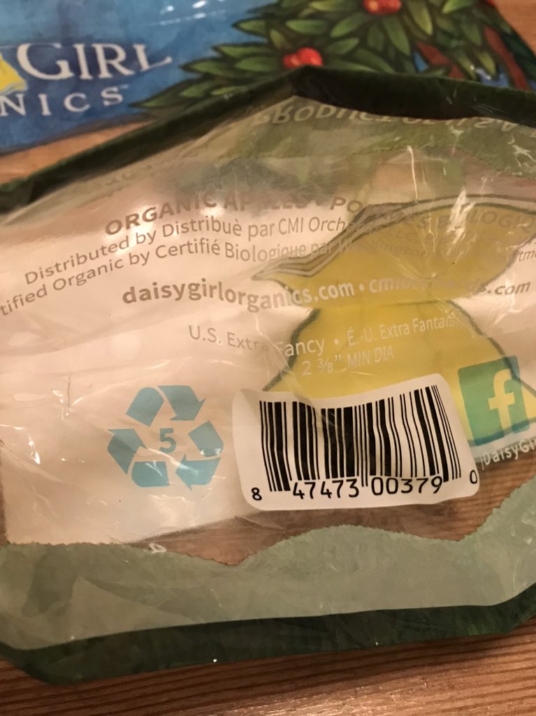 patrecycles's tweet image. #RecycleLab: Bulk fruit bags: These plastic produce bags, plastic wrap and poly-net bags go in the garbage - ignore the chasing arrow resin # labels. And don’t forget to remove fruit stickers before you compost the peel/core! #RecycleRight #WhereDoesItGo @SeattleSPU @EnviroStars
