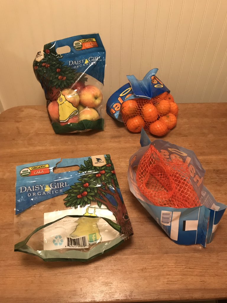 patrecycles's tweet image. #RecycleLab: Bulk fruit bags: These plastic produce bags, plastic wrap and poly-net bags go in the garbage - ignore the chasing arrow resin # labels. And don’t forget to remove fruit stickers before you compost the peel/core! #RecycleRight #WhereDoesItGo @SeattleSPU @EnviroStars