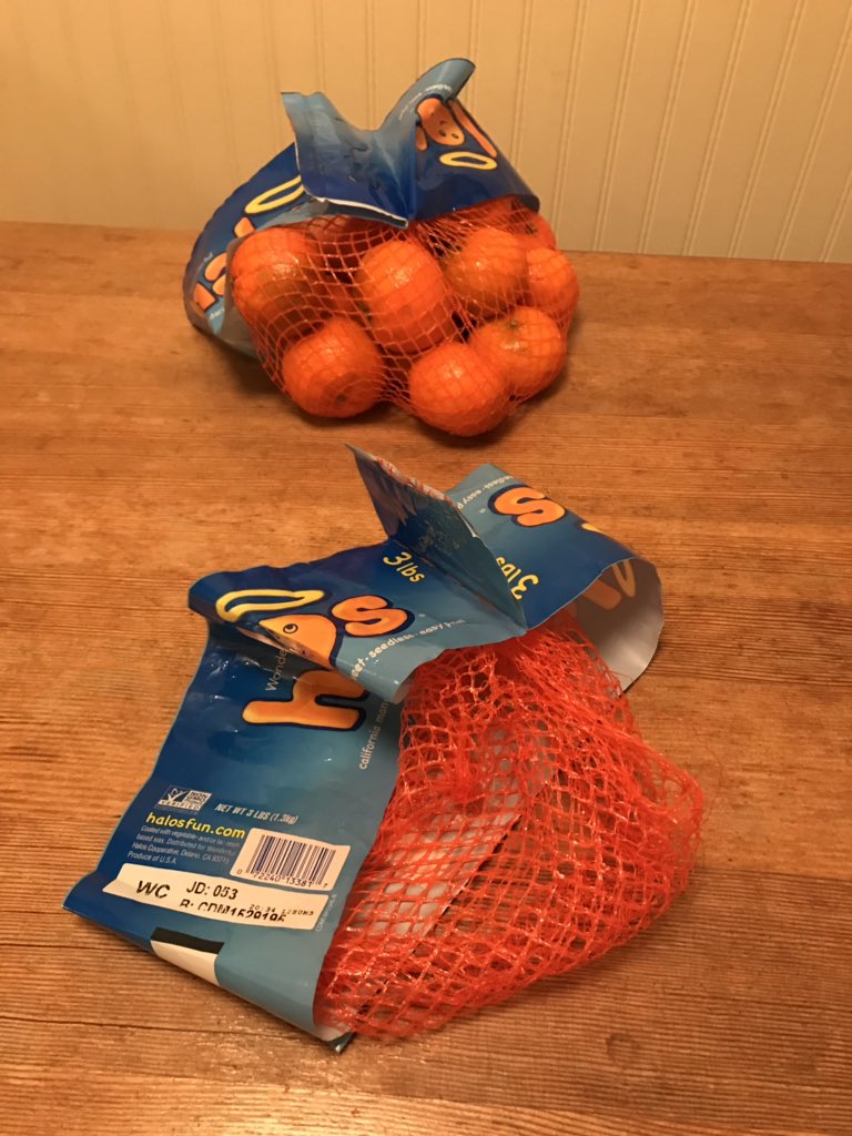 patrecycles's tweet image. #RecycleLab: Bulk fruit bags: These plastic produce bags, plastic wrap and poly-net bags go in the garbage - ignore the chasing arrow resin # labels. And don’t forget to remove fruit stickers before you compost the peel/core! #RecycleRight #WhereDoesItGo @SeattleSPU @EnviroStars