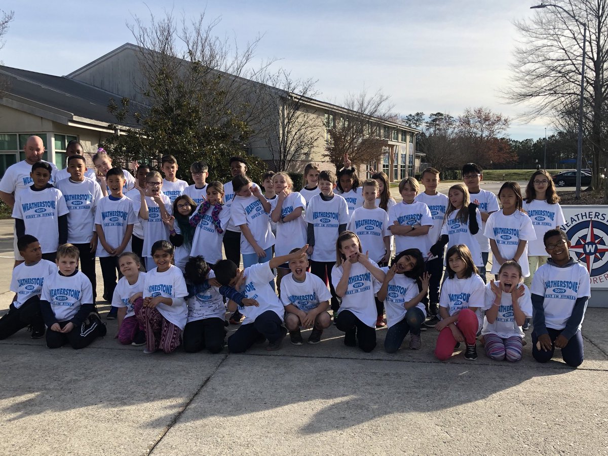 MrRmulford's tweet photo. Ladies and gentleman your 2019 #FirstinFitness team! Southeast Raleigh High get ready! https://t.co/k68thSgKT3