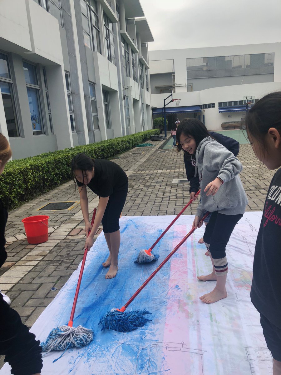 florencefarm's tweet photo. The "Rats" musical crew at elementary school of #AISGZ had fun exploring new painting tools and materials #FUTUREREADY #IBPYP #PYPPROFILE #MURALPAINTING https://t.co/HoINK7V398