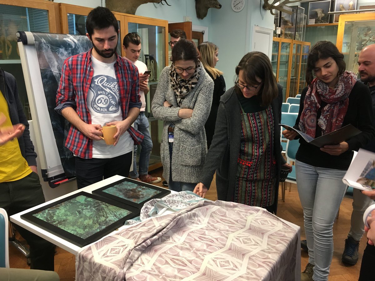 jessica_minett's tweet photo. Brilliant #WallaceCoffeeTalks by #KarenIngham, very interesting to learn how she show cases her art and research to the public using a number of different methods #PollinatorDresses #wearablescience #sciart #deluge #climatechange #plankton @KMFBrandt https://t.co/obuNEg8TxA