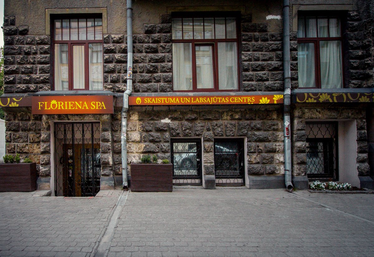 KnowhowRealty's tweet image. Pilsēta: Rīga
Vieta: Centrs
Iela: Skolas 19
Telpas: 6
Platība: 95kv.m
Cena: 1200EUR/mēnesī + komunālie maksājumi. Komisijas maksa aģentam par starpniecības pakalpojumiem nav jāmaksā.
Aģents: Oskars Zariņš
Tālrunis: +371 29957111