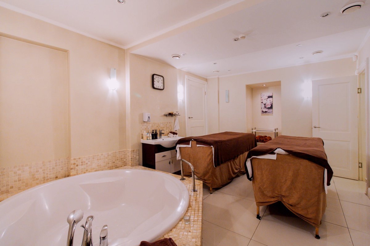 KnowhowRealty's tweet image. Pilsēta: Rīga
Vieta: Centrs
Iela: Skolas 19
Telpas: 6
Platība: 95kv.m
Cena: 1200EUR/mēnesī + komunālie maksājumi. Komisijas maksa aģentam par starpniecības pakalpojumiem nav jāmaksā.
Aģents: Oskars Zariņš
Tālrunis: +371 29957111