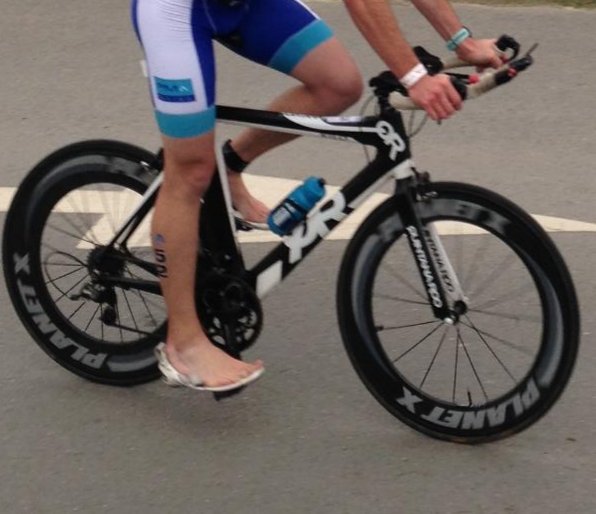 Please re tweet and make this Quintana Roo kilo Tri bike too hot to handle. This bike and a green Cube Analog 29er were stolen from us, when the thieving ######## broke into our storage area yesterday at appox. 2.30pm