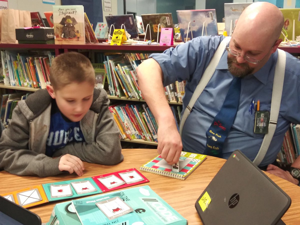TeachDonnelly's tweet photo. First family night in the library! Looking forward to the next one π#LRESlib https://t.co/9HYOZegw3R