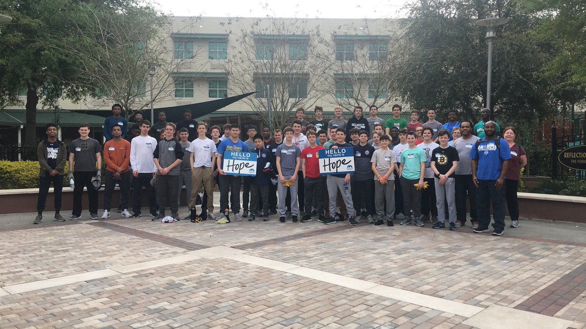 KBoronell_MM's tweet image. So happy to have received this awesome gift from @BelmontHill . Their group, comprised of 54 stellar young men and chaperones, have selflessly chosen to spend their spring break volunteering at @MetroMinistries this week. They are one of our best groups we&apos;ve had. THANK YOU!