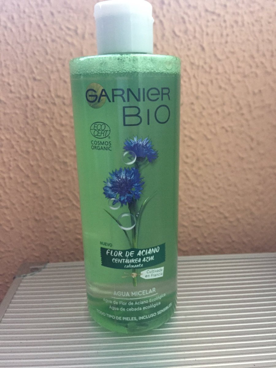 meerig96's tweet photo. Gracias a TRND por dejarme probar la nueva agua micelar de Garnier con Agua de Flor de Aciano y Cebada Ecológicas. 

Garnier BIO, es la primera gama de belleza facial certificada ecológica de Garnier.

#GarnierBio #GarnierBIOtrnd #ecologico #bio #eco #Ecocert #TRND https://t.co/xoM7LjvaPZ