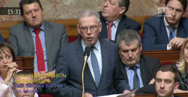 droiterep_an's tweet photo. "La compagne du détenu #Chiolo, dont je rappelle qu’il purge une peine de 30 ans pour avoir tué un rescapé de la #Shoah, n’a eu qu’à se présenter à une #UVF entièrement voilée pour lui remettre une arme." @massonjeanlouis #QAG #DirectAN #CondeSurSarthe #Terrorisme https://t.co/aeONGgXhqn