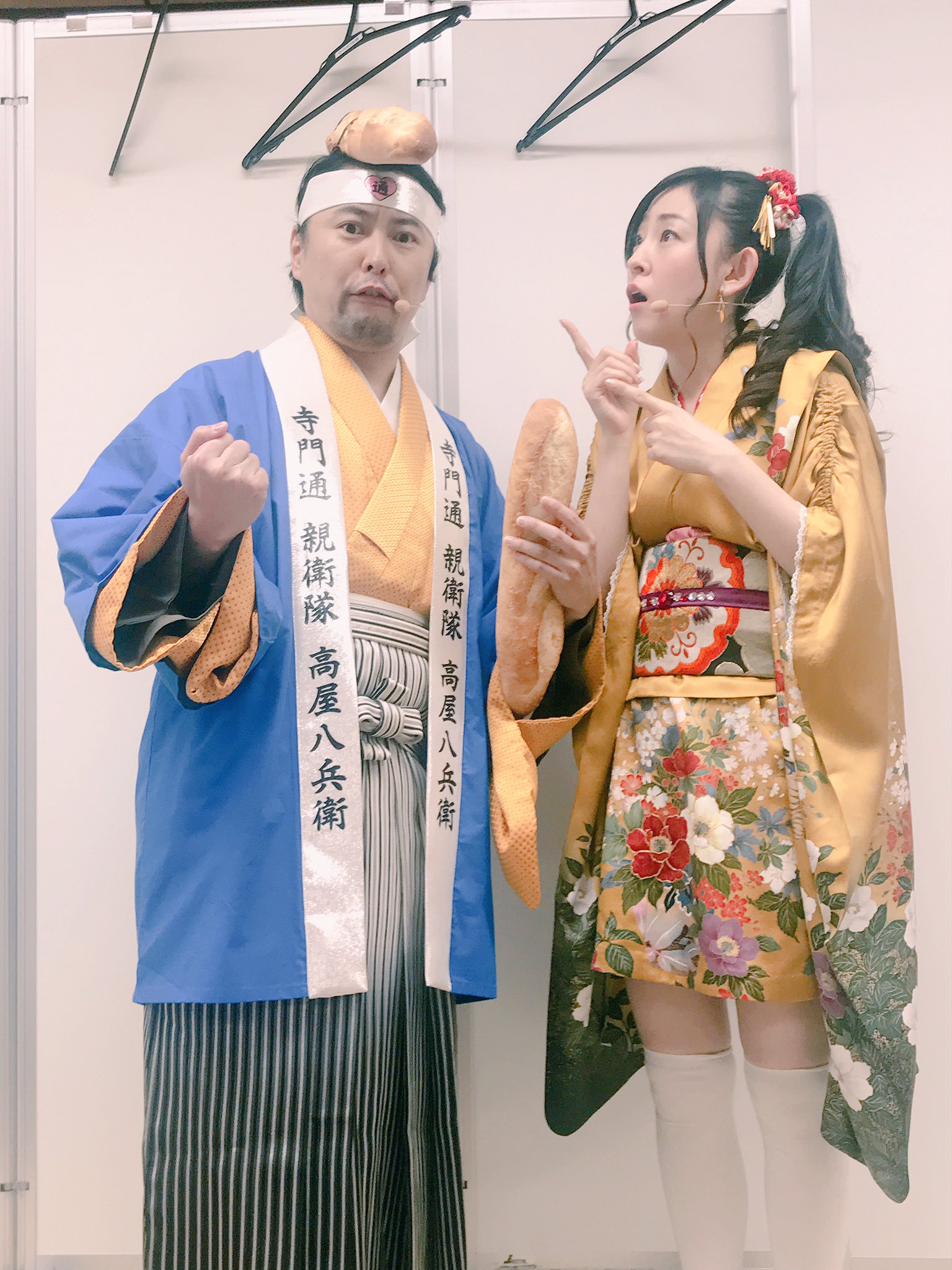 高橋美佳子 タカチン役吉野裕行くんと サービス精神のクセがすごいw 頭にフランスパン乗ってます 原作忠実に再現するやーつ タカティンの よっちんは まさかエクセルガールズと歌って踊れる日が来るとは と感慨深げでしたw初対面はアクエリアン
